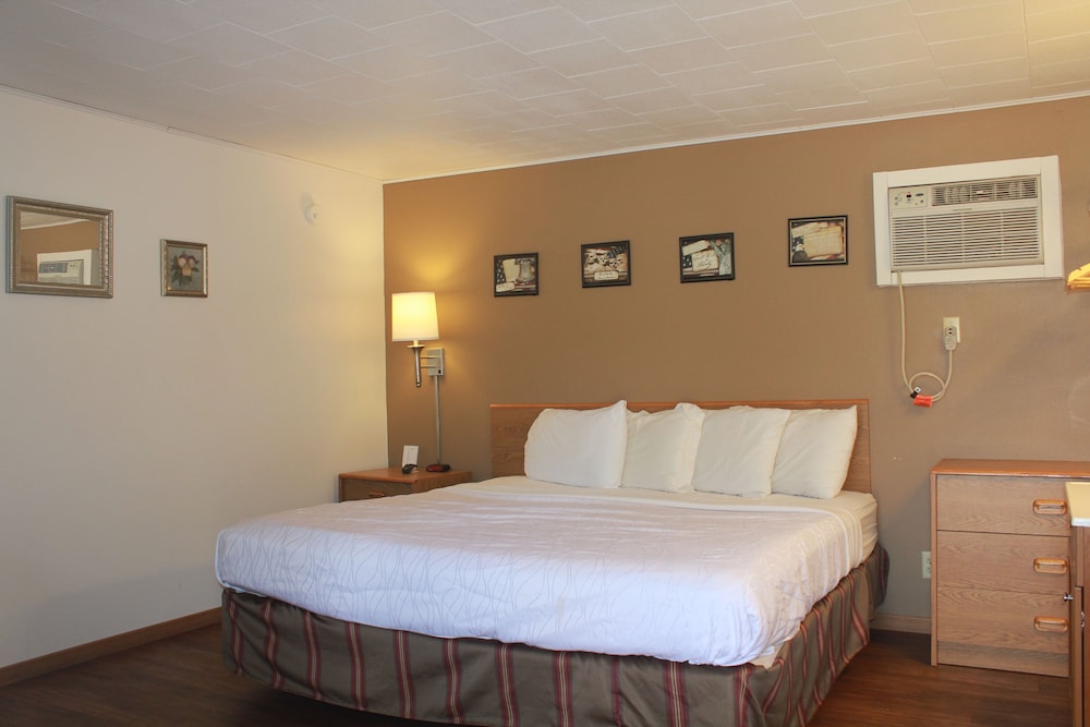 The Brookside Motel 13/37