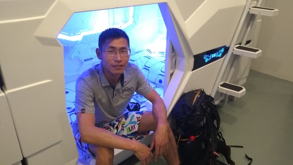 Space Capsule Hotel 12/32