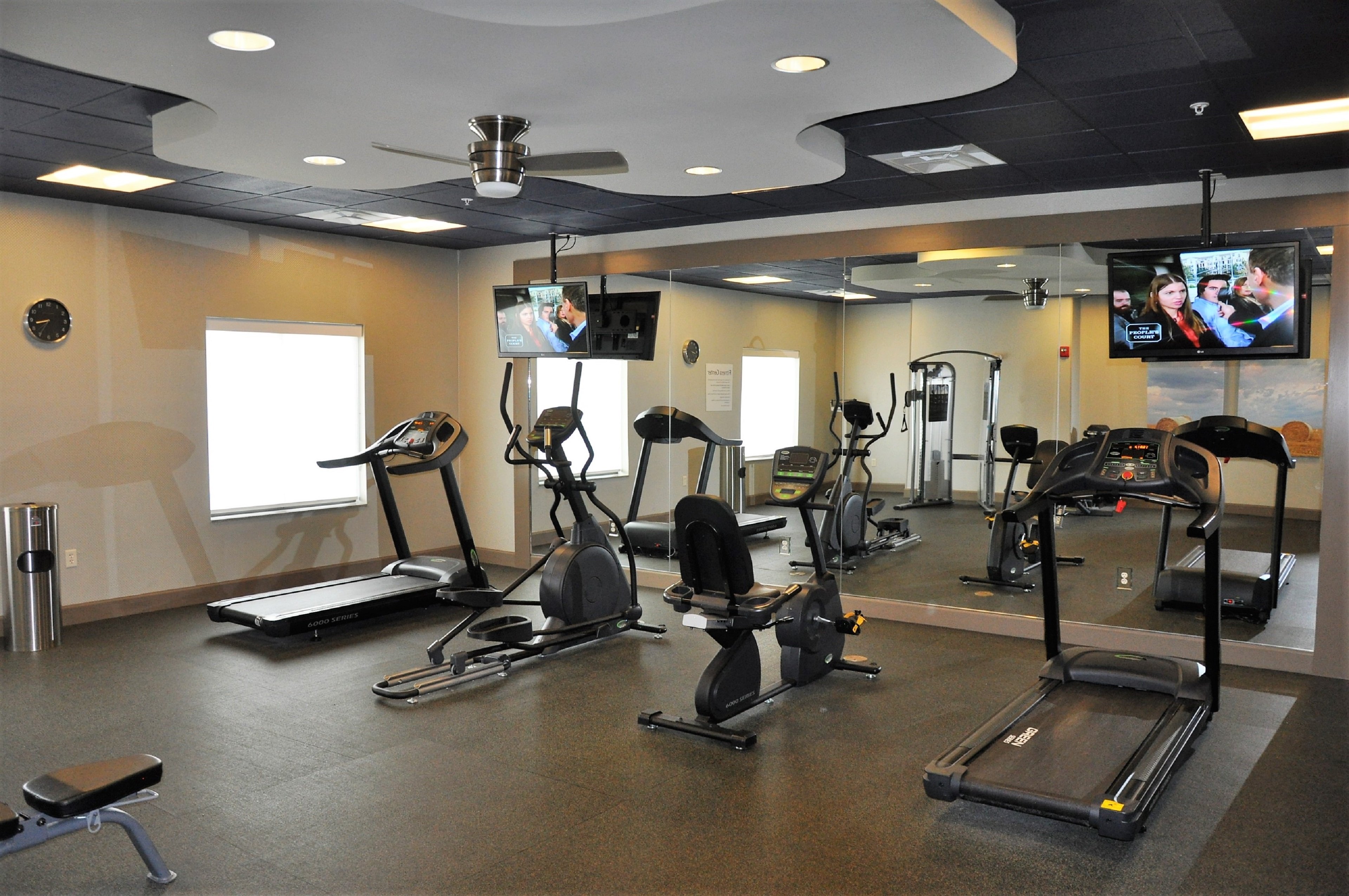 Holiday Inn Express Hotel and Suites Perry-National Fairground Area 46/68