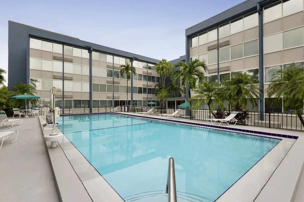 enVision Hotel Miami International Airport 10/17