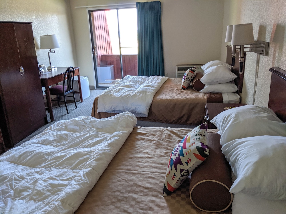 Cedar Hill Lodge 22/64