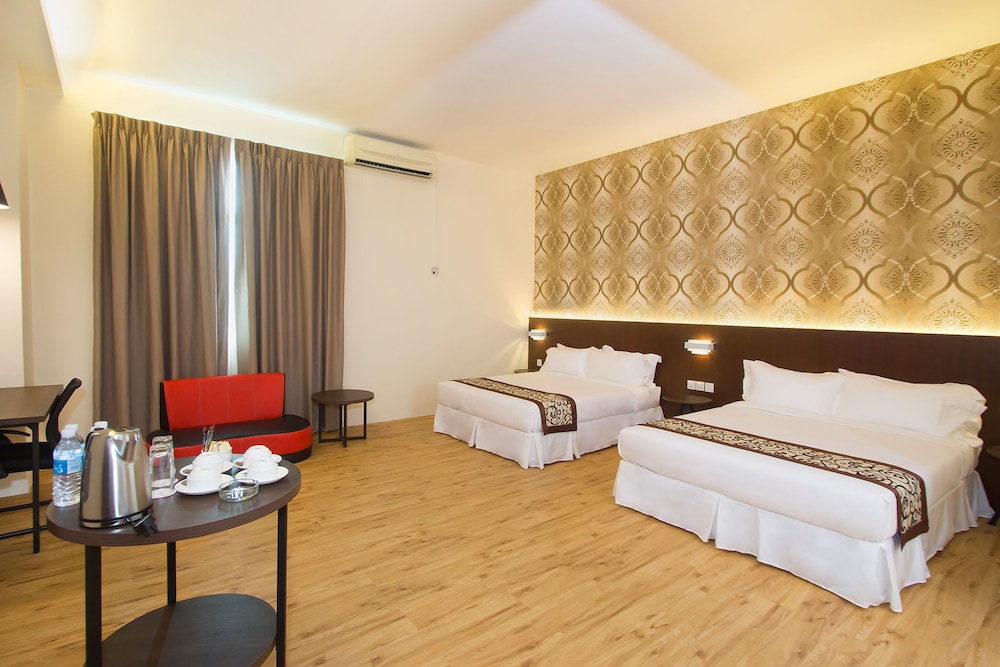 SUITE, HOUSE