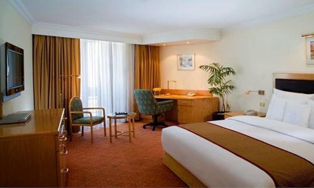 DELUXE, DOUBLE BED