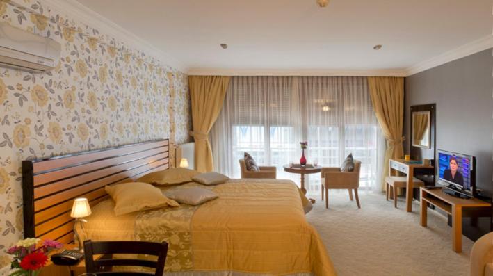 THE BOSPHORUS HOUSE 6/22