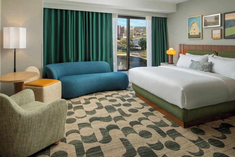 Trilogy Hotel Huntsville, Autograph Collection 17/43
