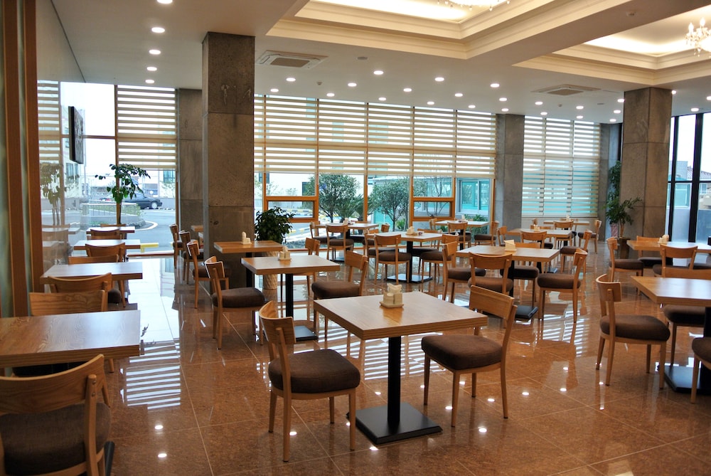 Jeju Noblesse Tourist Hotel 23/31