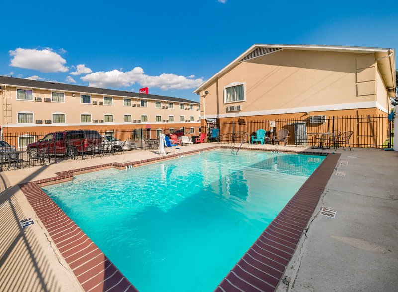 Red Roof Inn & Suites Denton 30/30