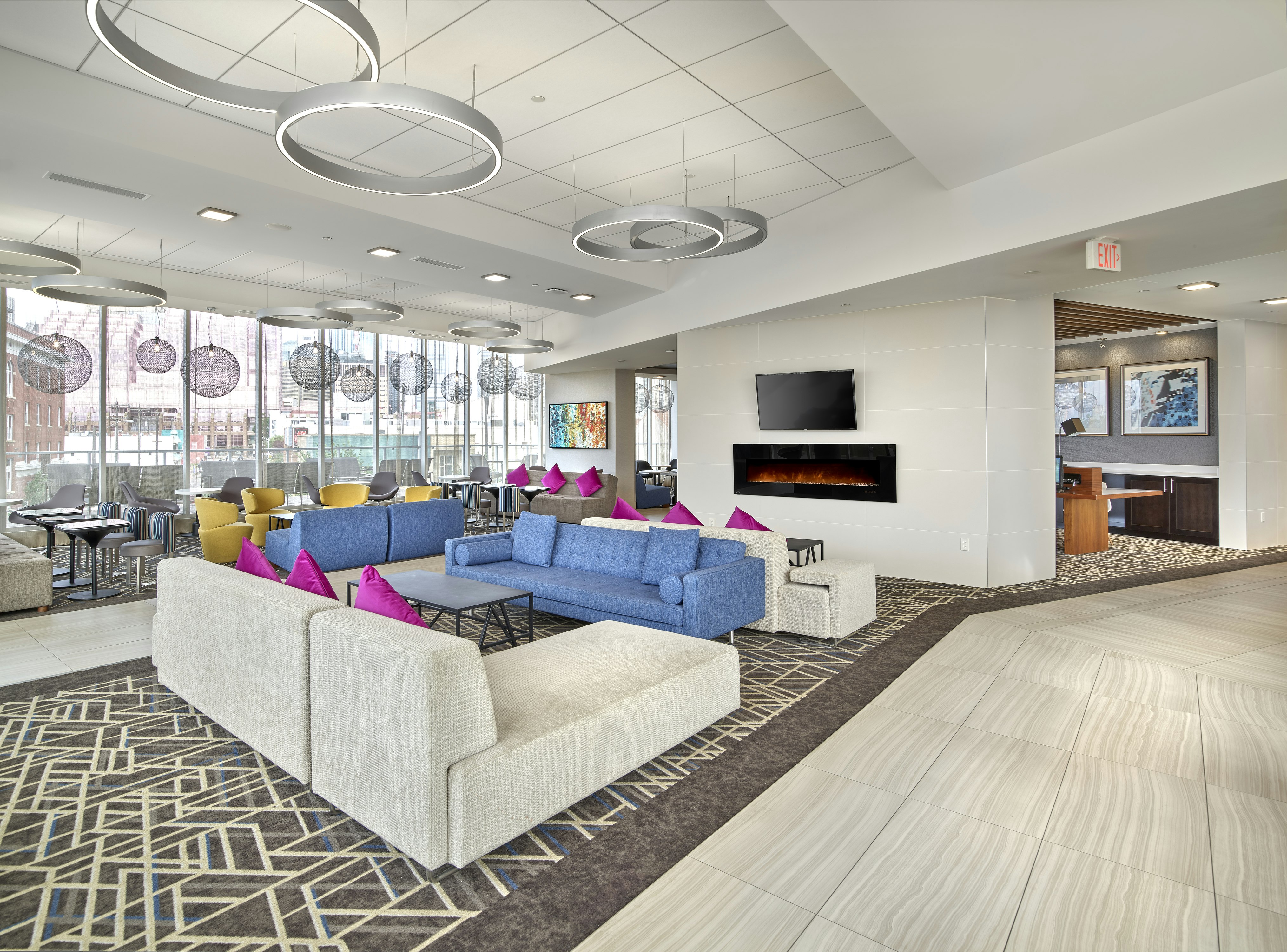 DoubleTree by Hilton Edmonton Downtown 24/50