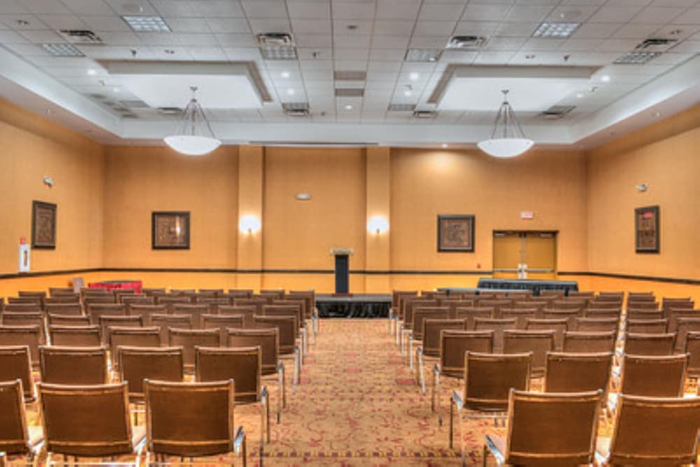 Holiday Inn Hotel Suites Phoenix Mesa Chandler 40/56