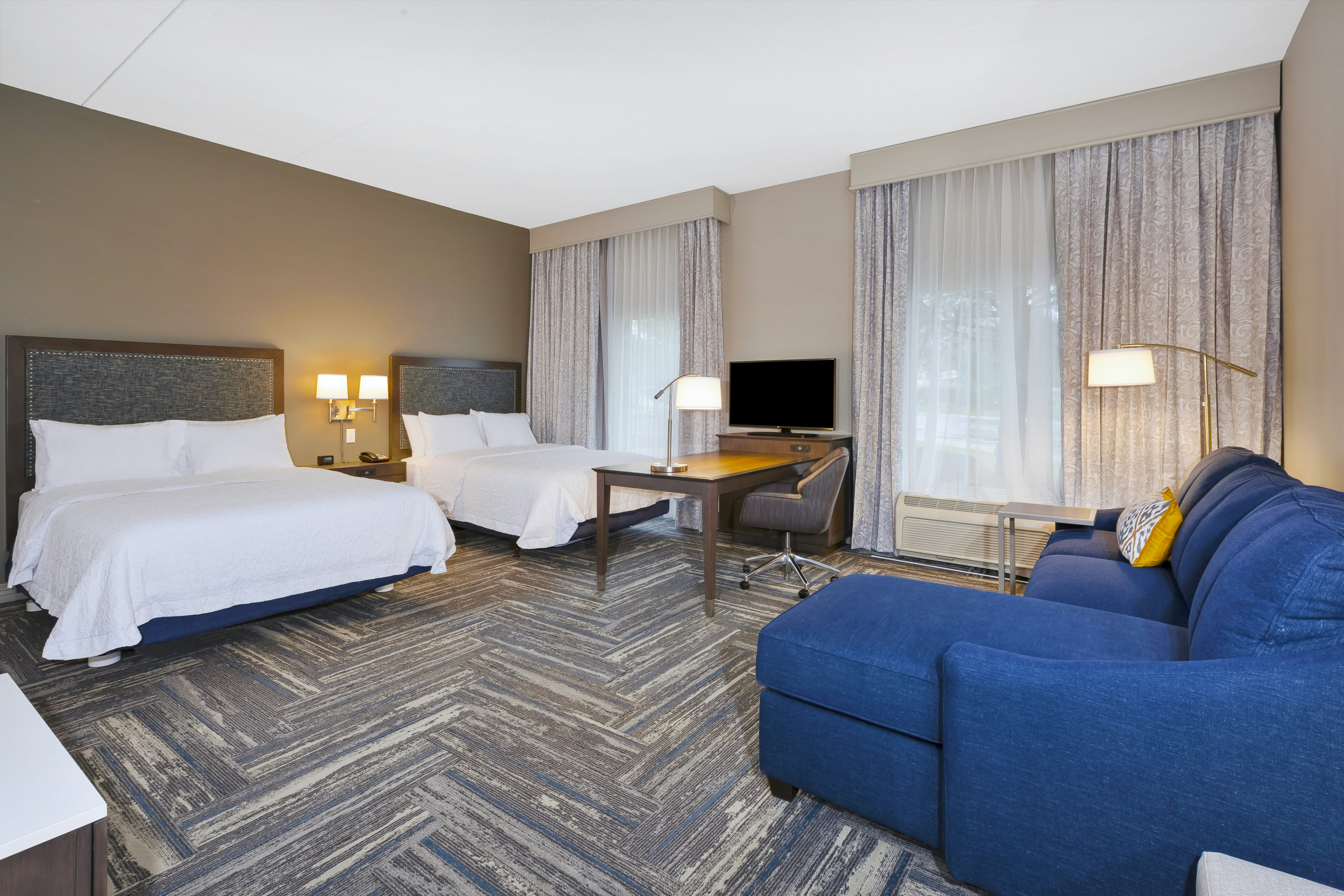 Room, 2 Queen Beds, Sofa, Accessible