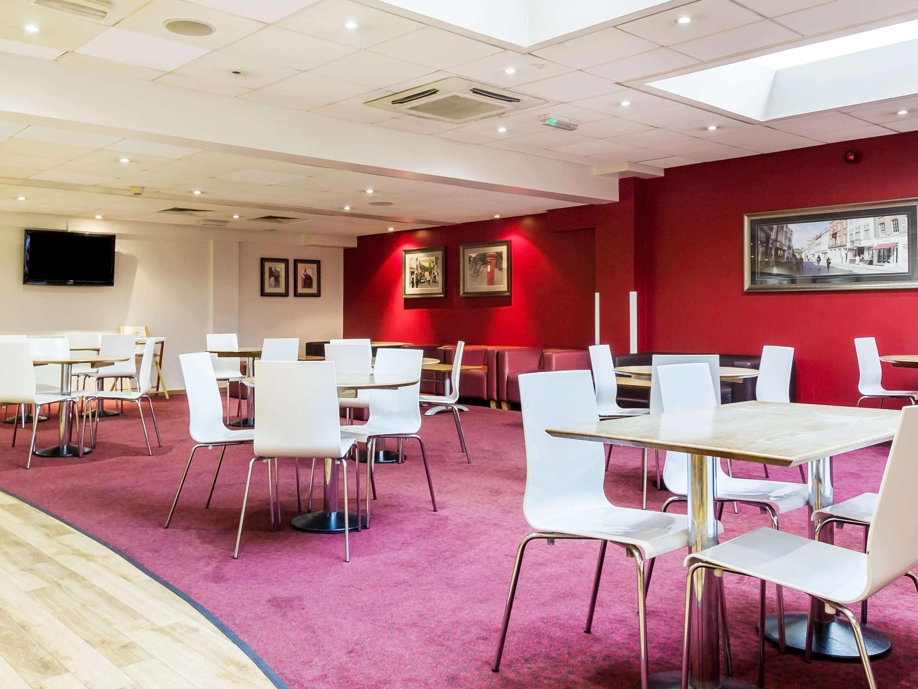 Travelodge Guildford 28/30