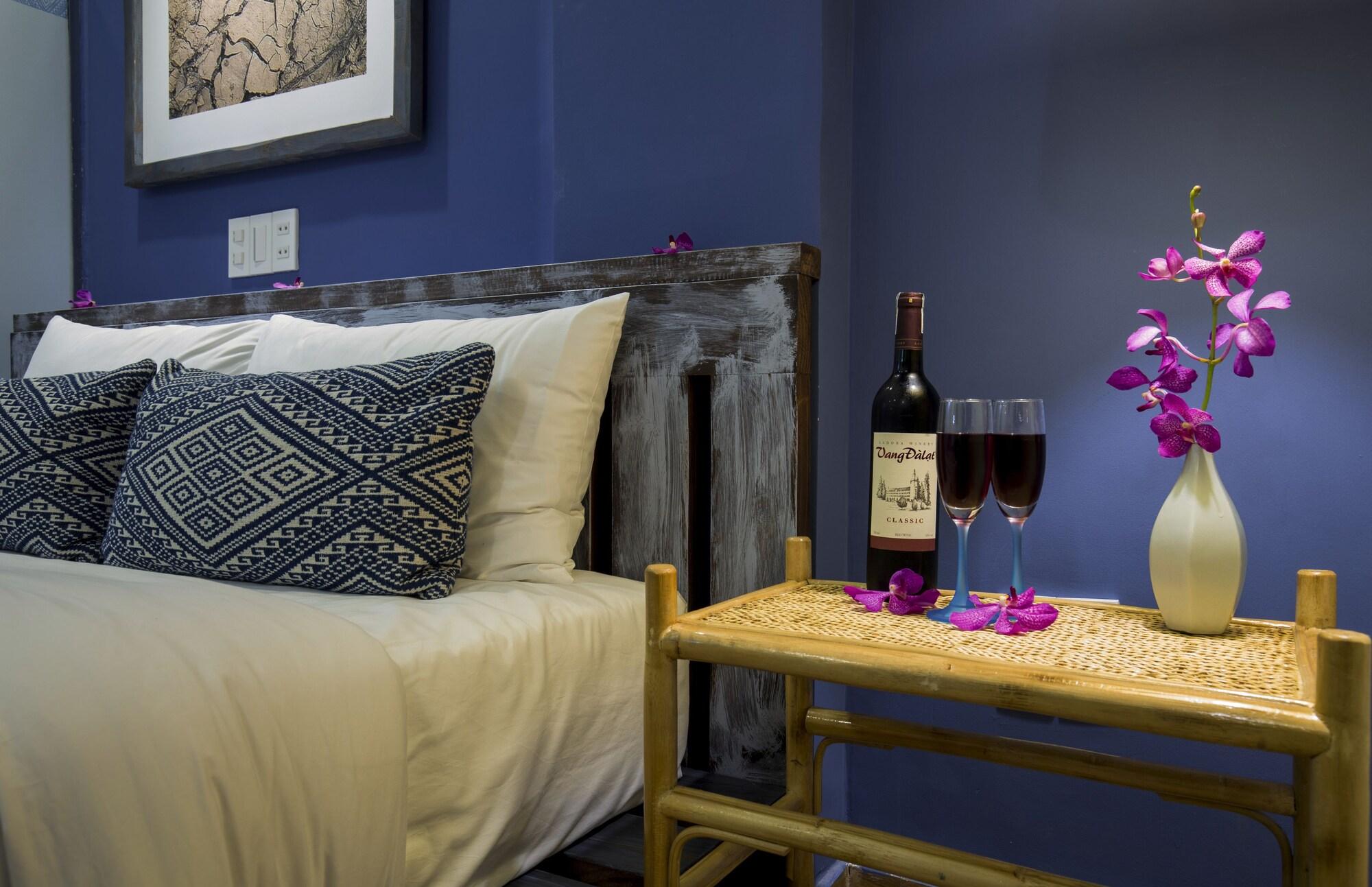 Urban Lodge Hotel - Hostel 10/75