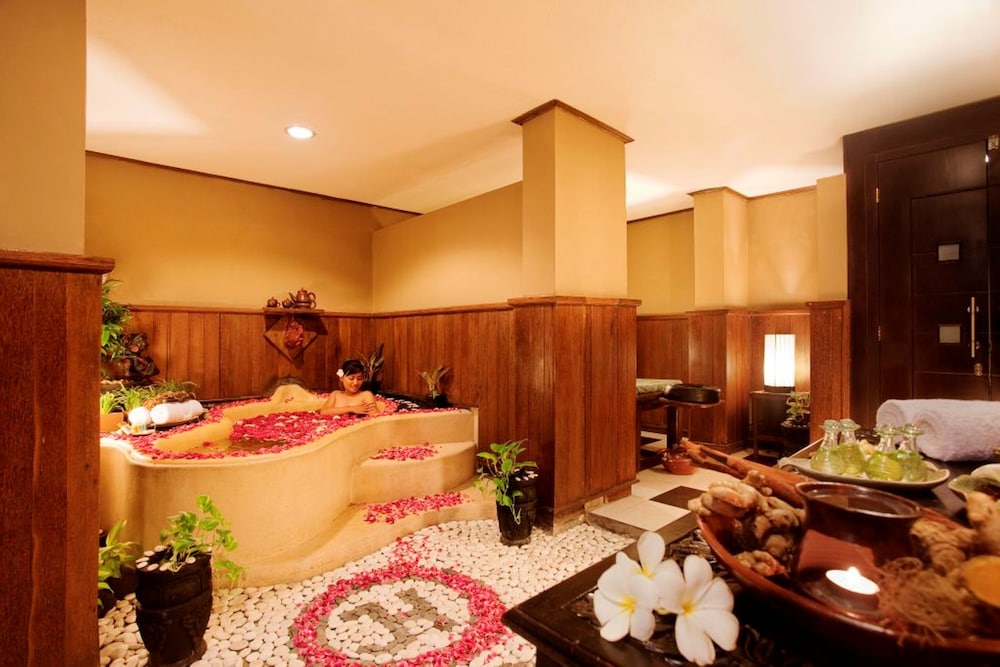 The Jayakarta Yogyakarta Hotel & Spa 33/43