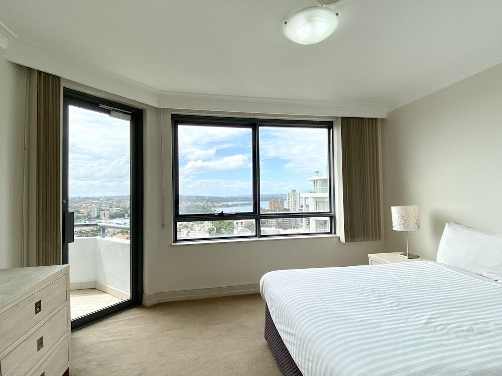 3 BEDROOMS, APARTMENT