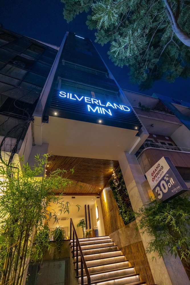 Silverland Min Hotel 4/47