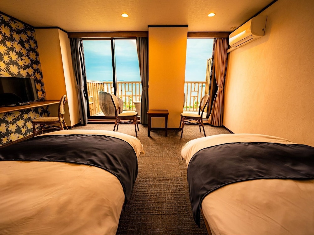 Western, Standard, 3 Beds, No Bathroom