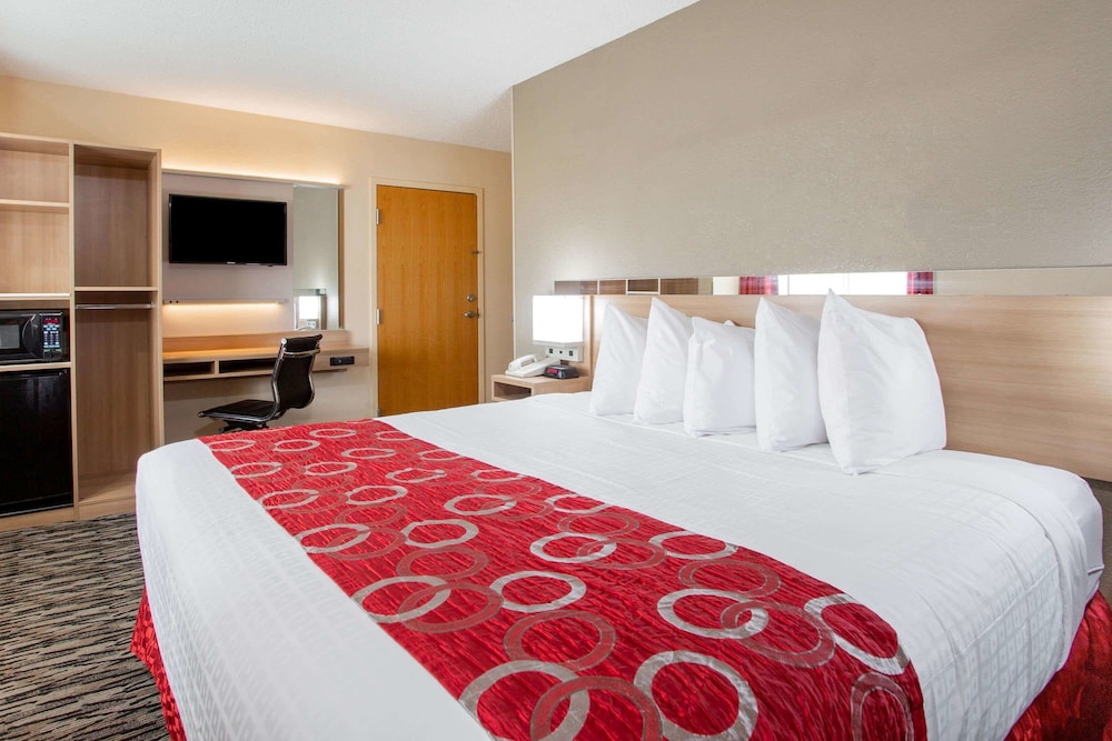 Microtel Inn & Suites By Wyndham Charleston Wv 16/37