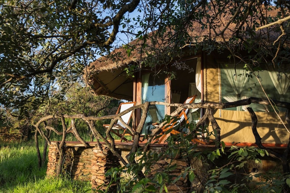 Serengeti Simba Lodge 29/30