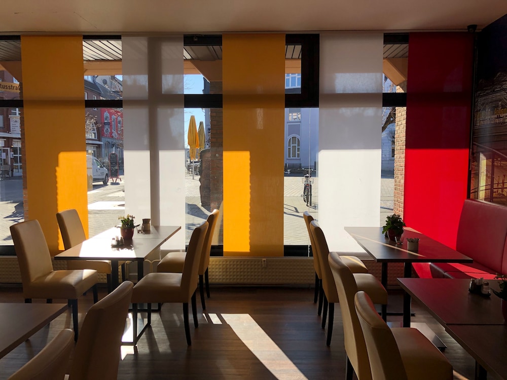 Montana Hotel Köln-Bonn Airport 19/26