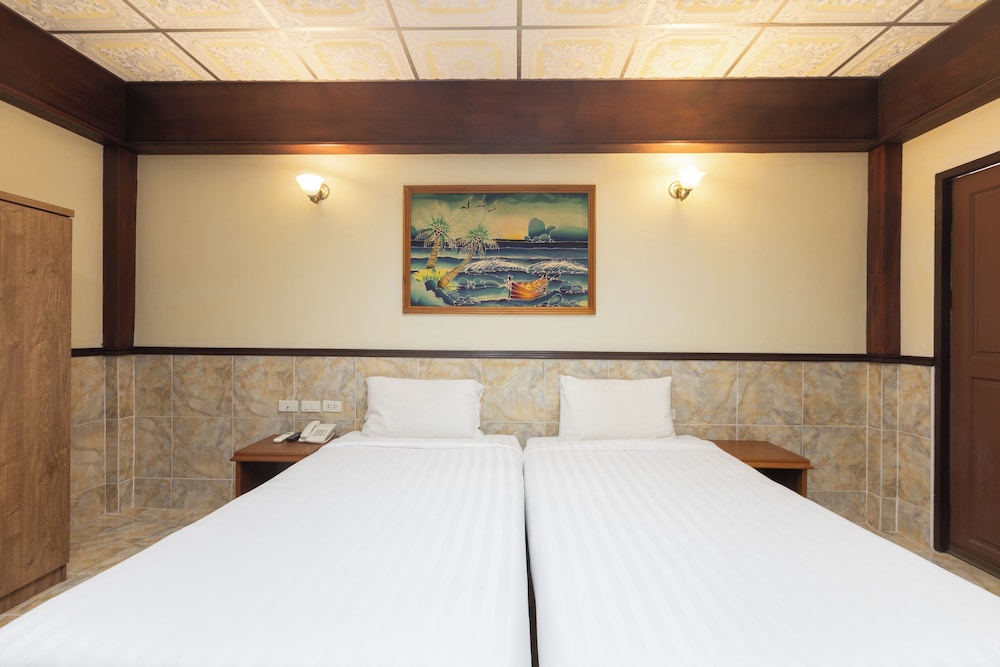 Kata Palace Hotel 7/50