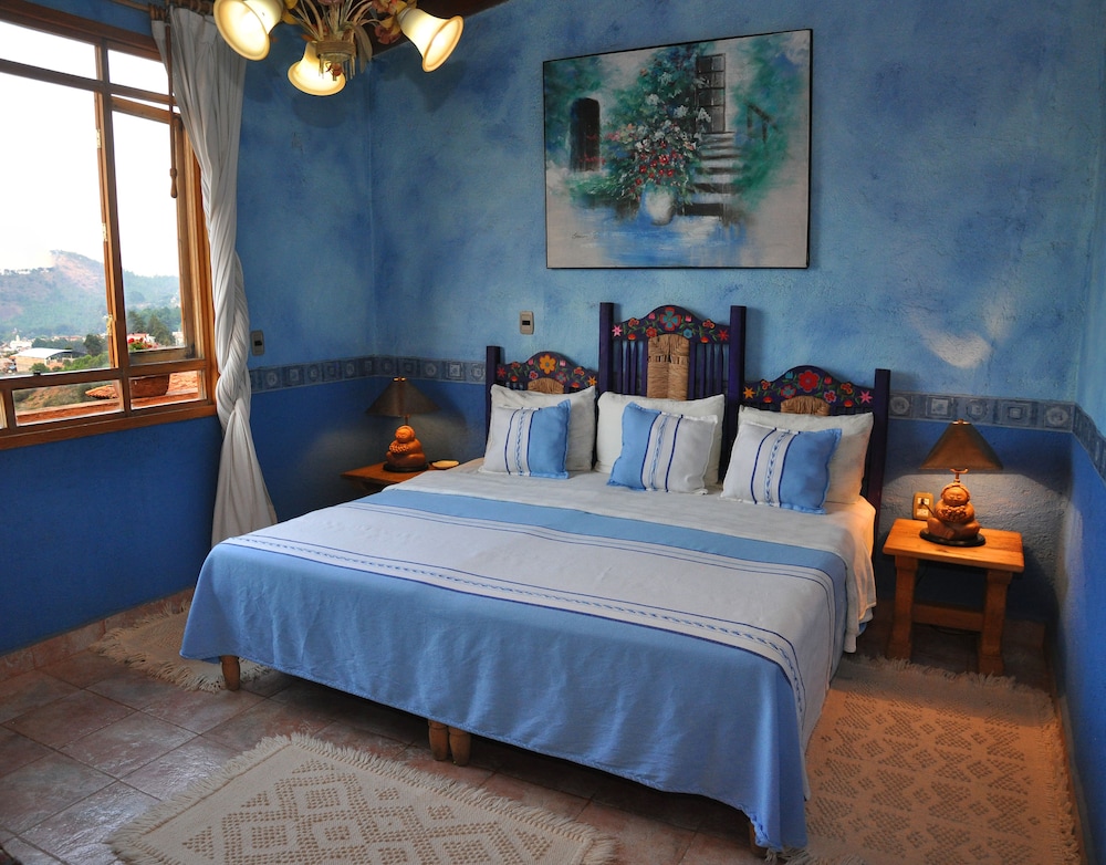 Eco Hotel Ixhi 24/74