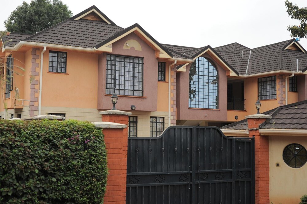 Davis Court Nyeri 20/23