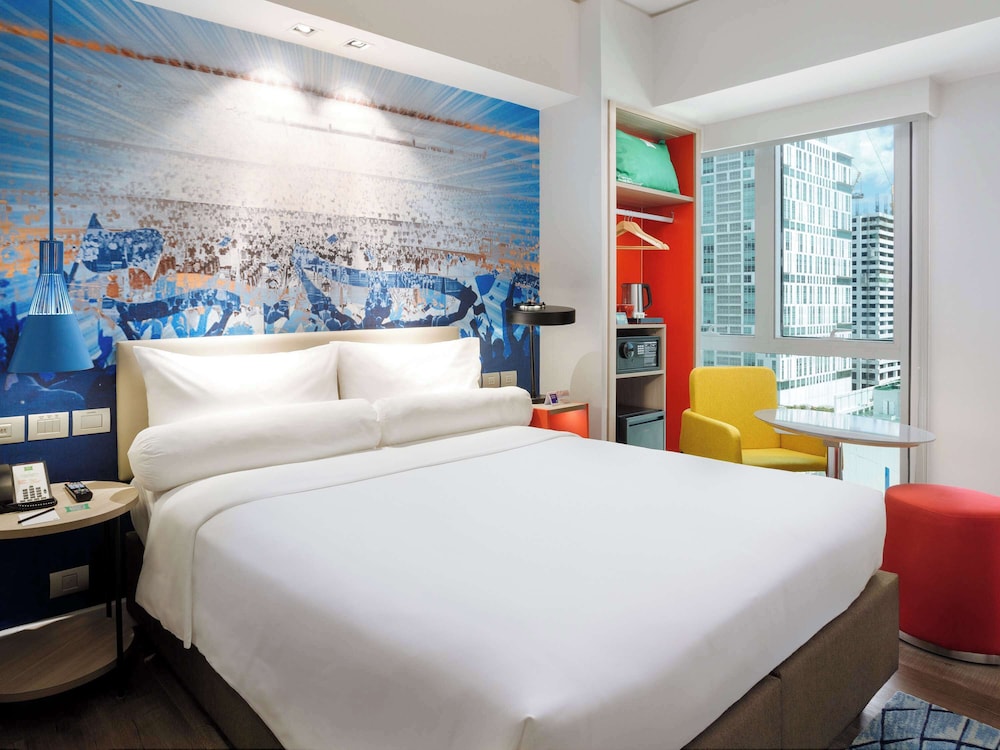 STANDARD, QUEEN BED