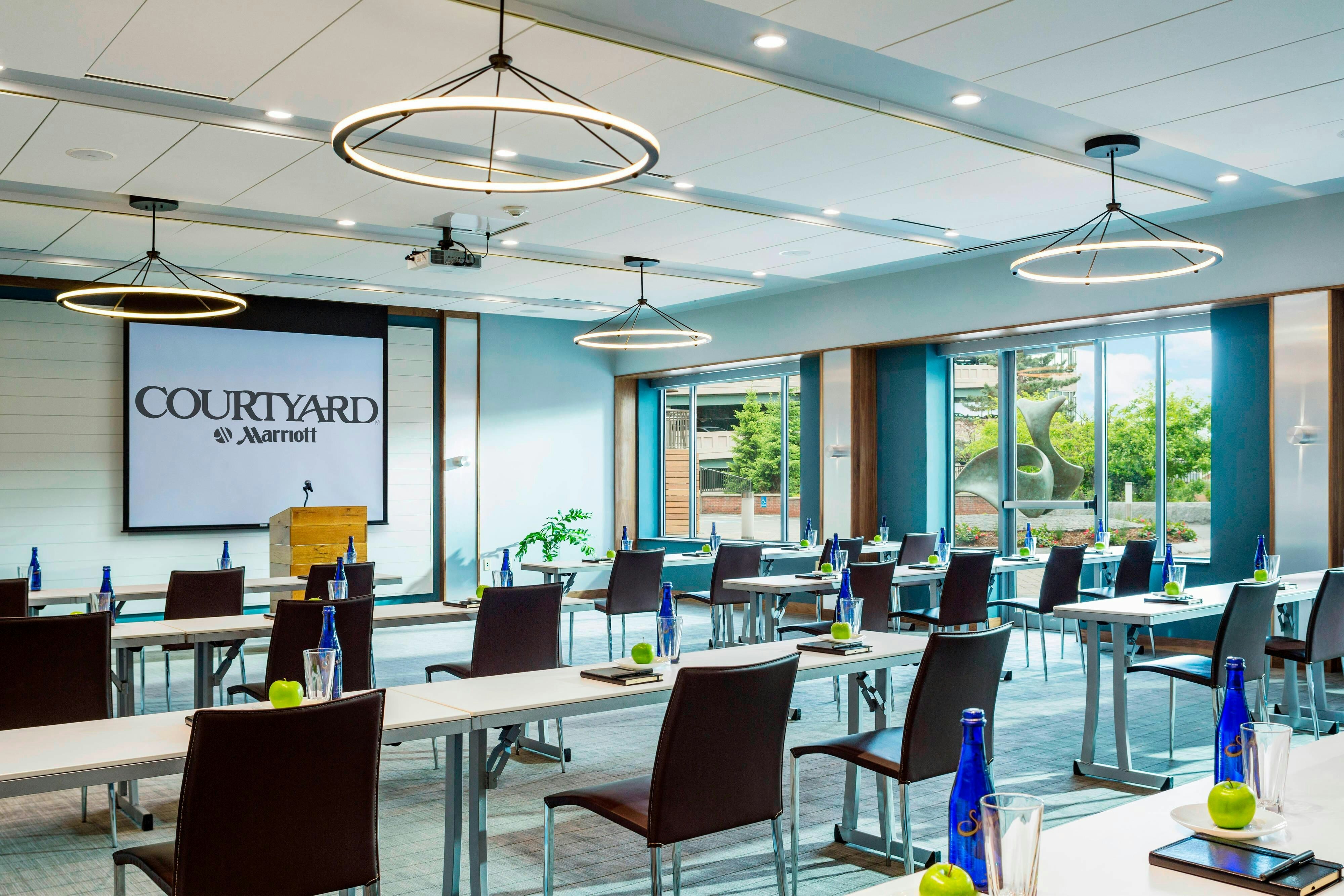 Courtyard Marriott Burlington Harbor 45/48