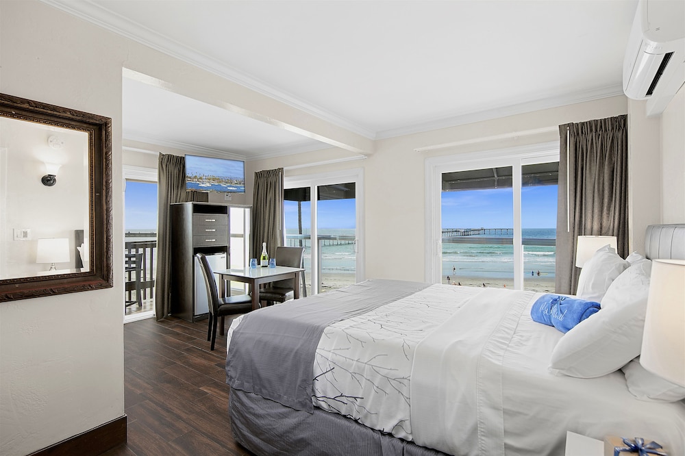 Ocean Beach Hotel 17/69