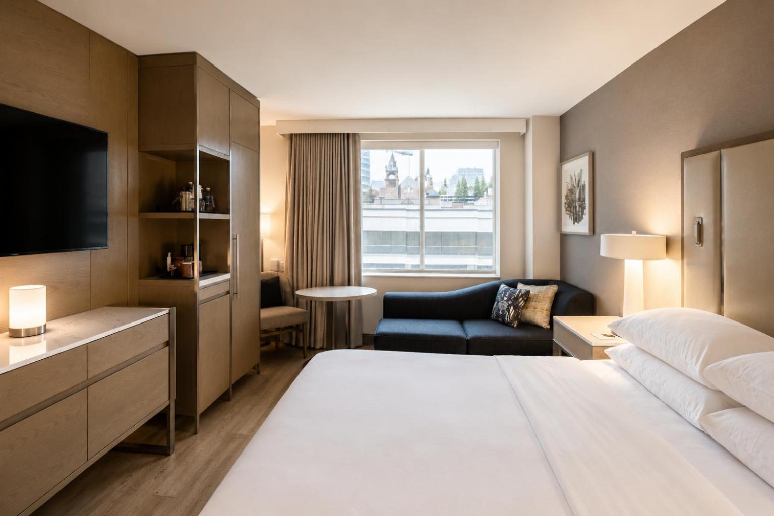 Deluxe, King Bed, City View, Club Lounge Access