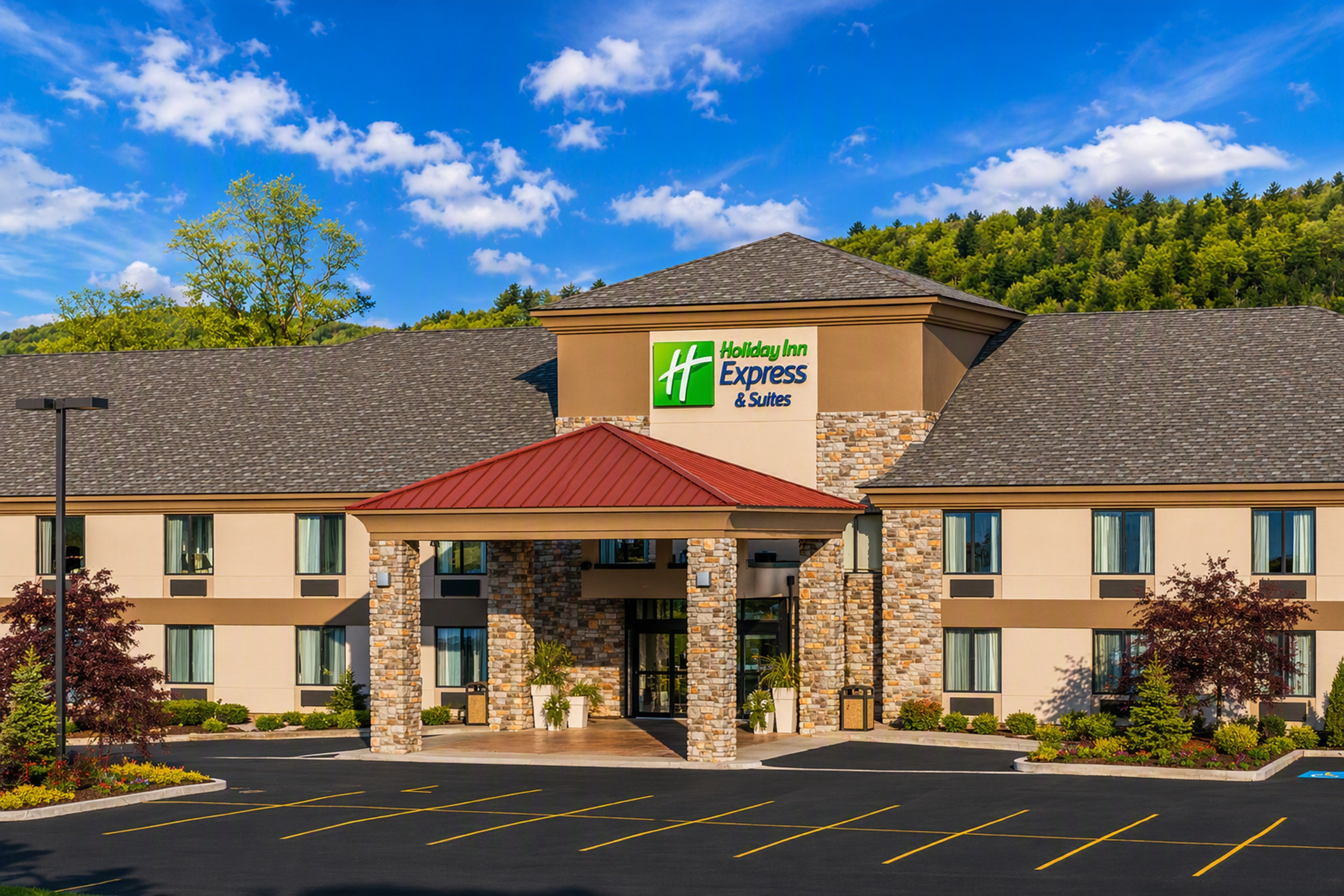 Holiday Inn Express Hotel Suites Cooperstown 54/56