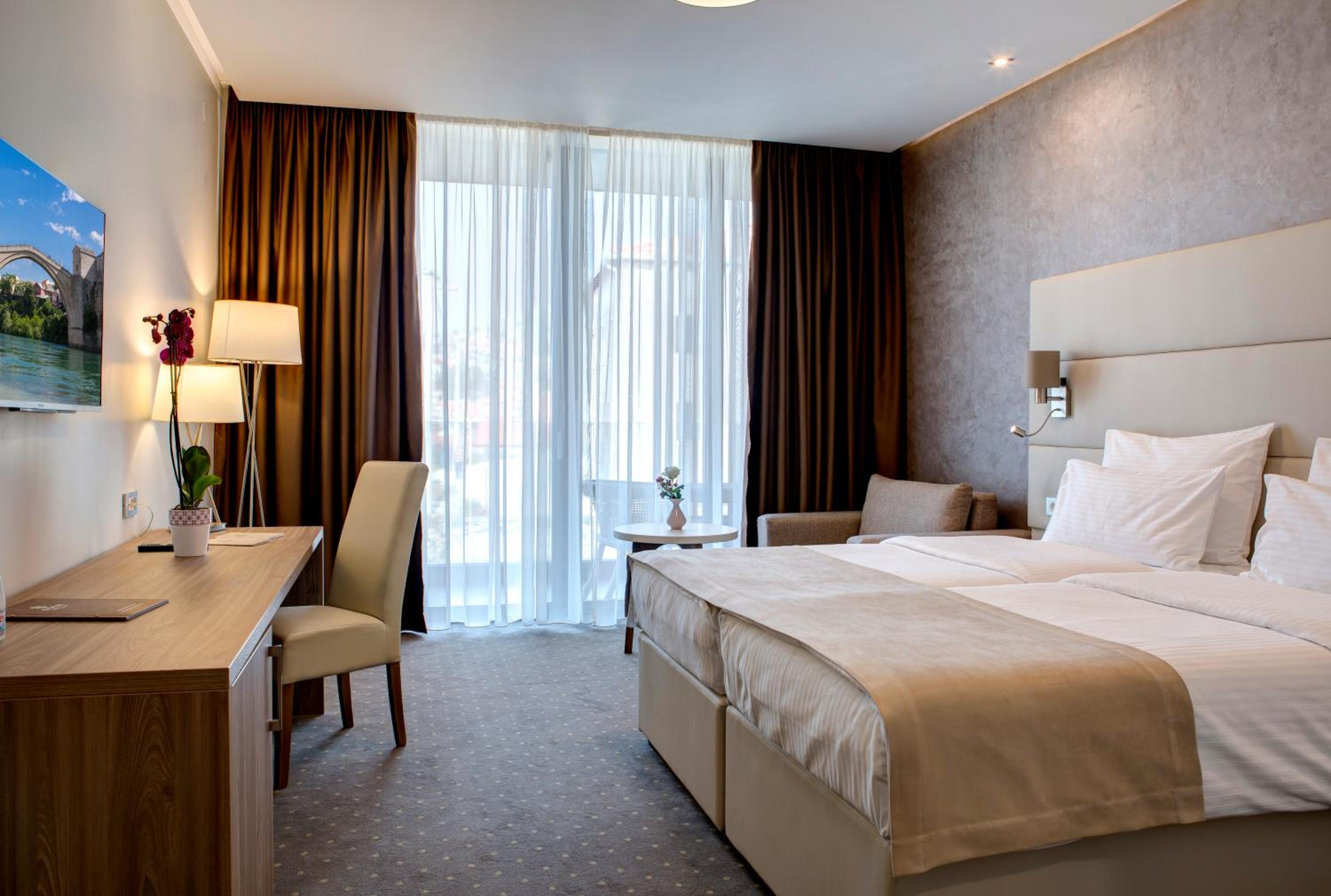 Deluxe, Double Bed