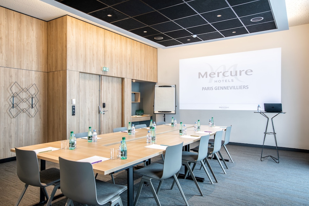 Mercure Paris Gennevilliers 69/76