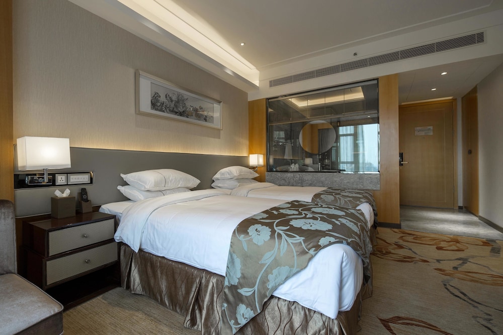 Manguo International Hotel 16/40