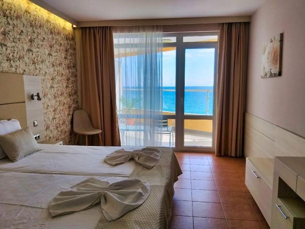 Aphrodite Hotel 46/73