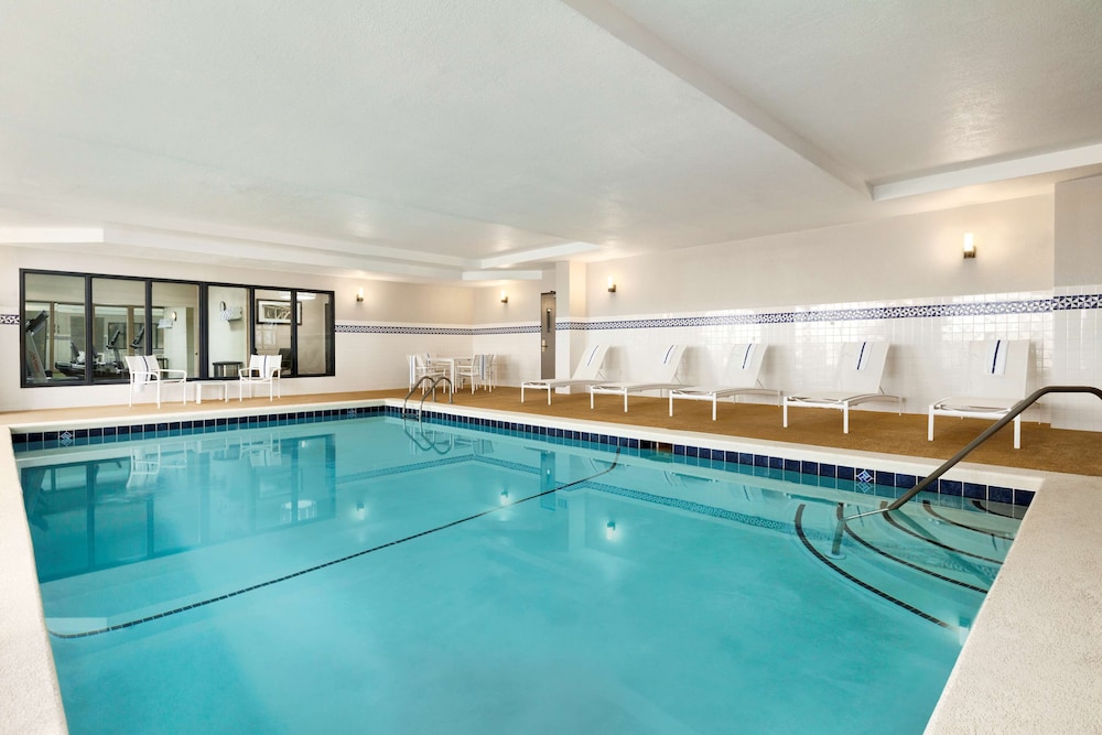 Country Inn & Suites by Radisson, Dalton, GA 7/23
