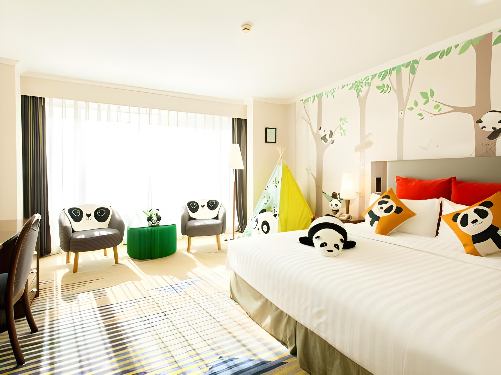 Panda, King Bed