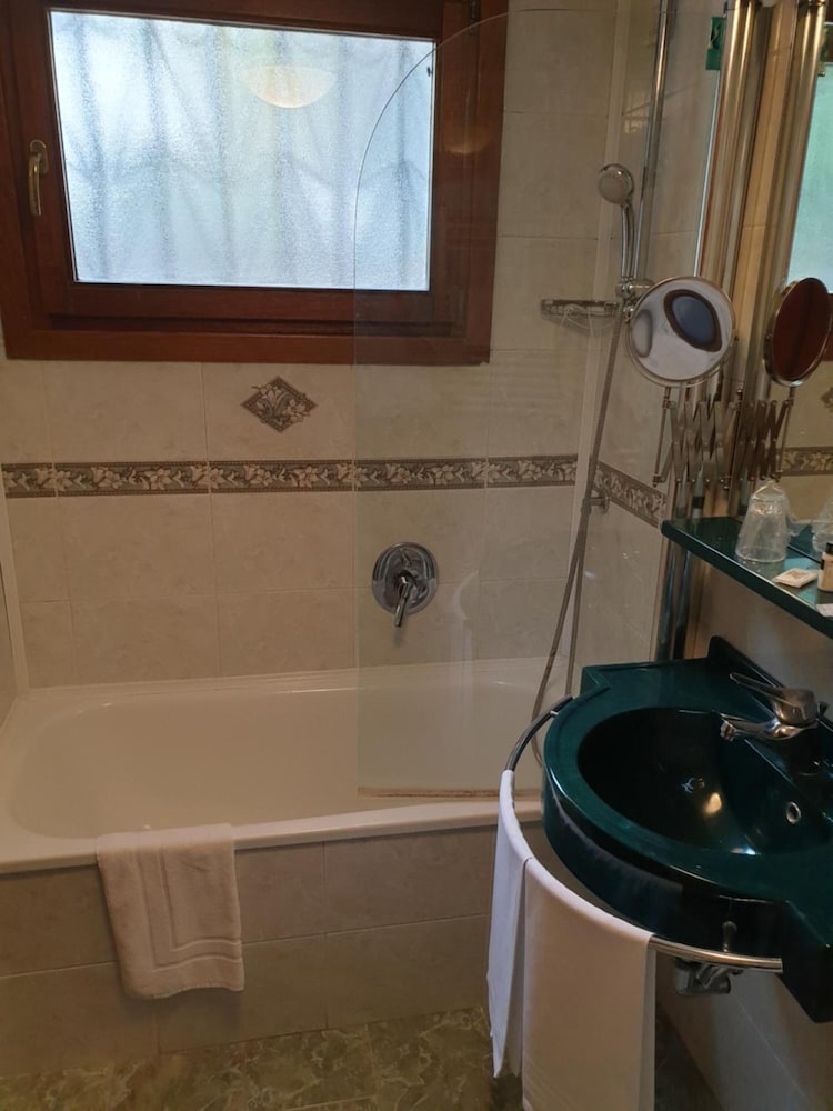 Hotel Villa Cipro 33/62