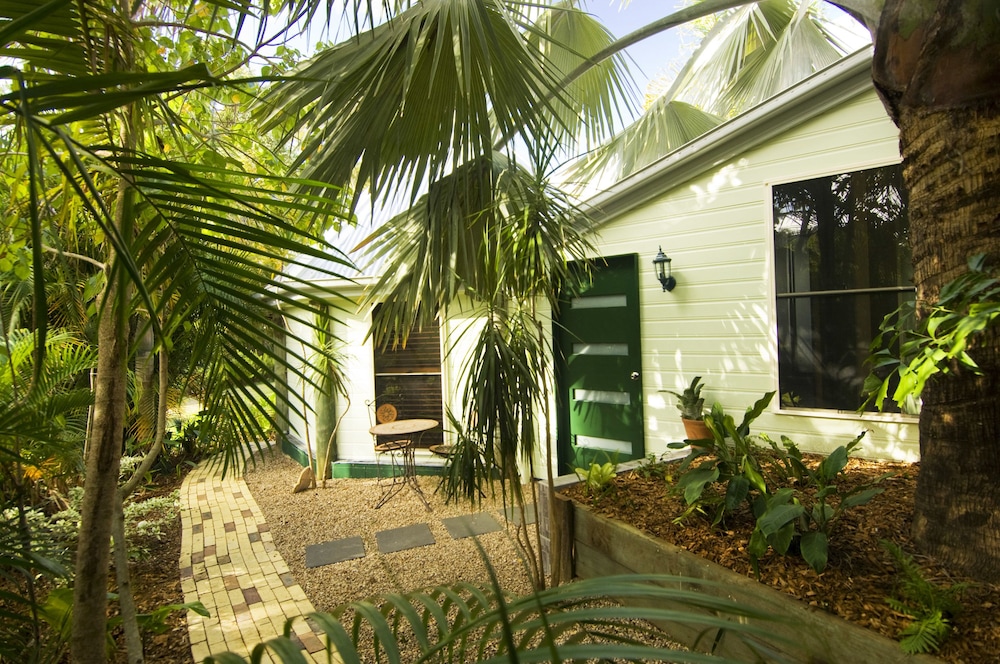 GLASS HOUSE MOUNTAINS ECOLODGE photo5