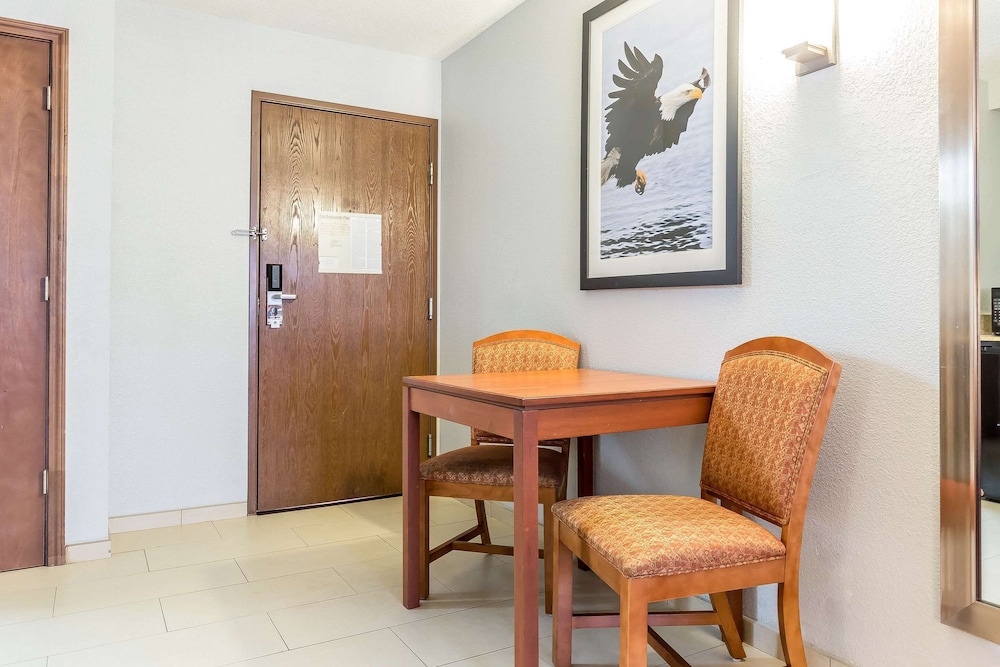 Comfort Inn Alton near I-255 34/47