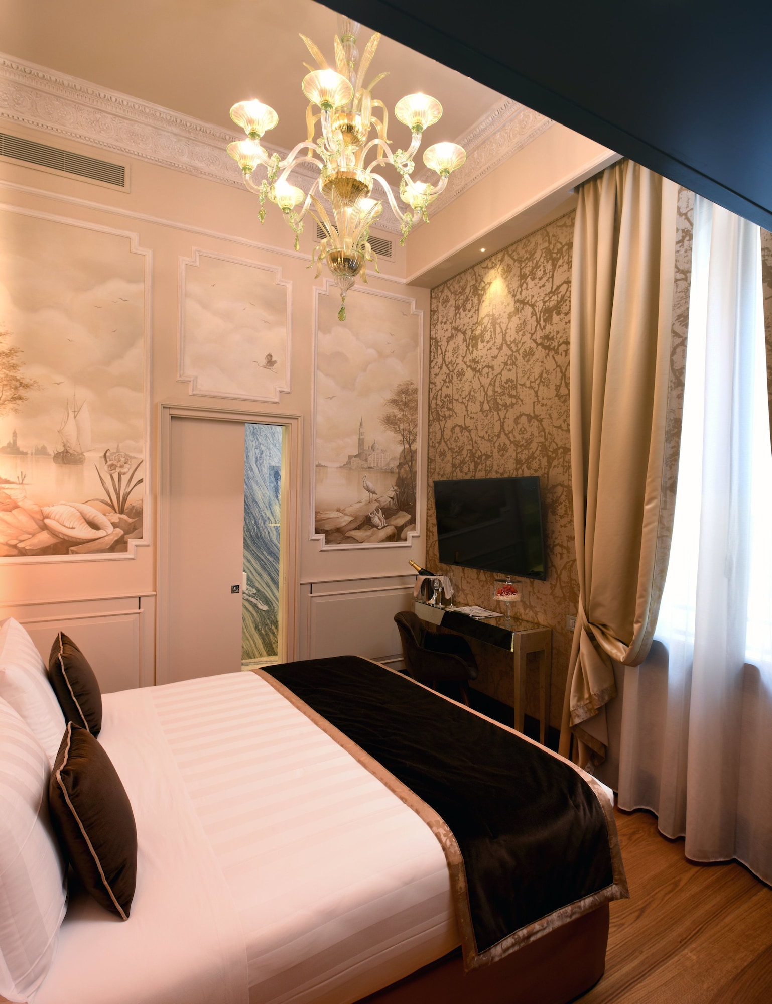 PREMIER, DOUBLE BED
