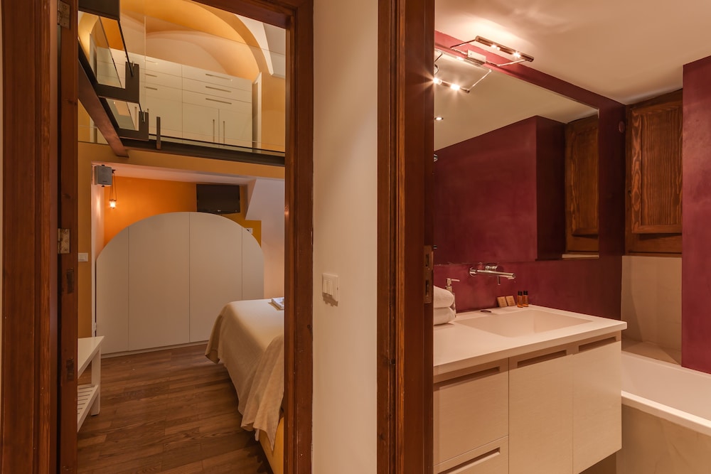 Rome Accommodation - Coronari 48/50