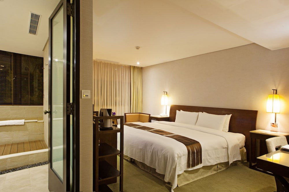 Sweetme Hotspring Resort 23/65