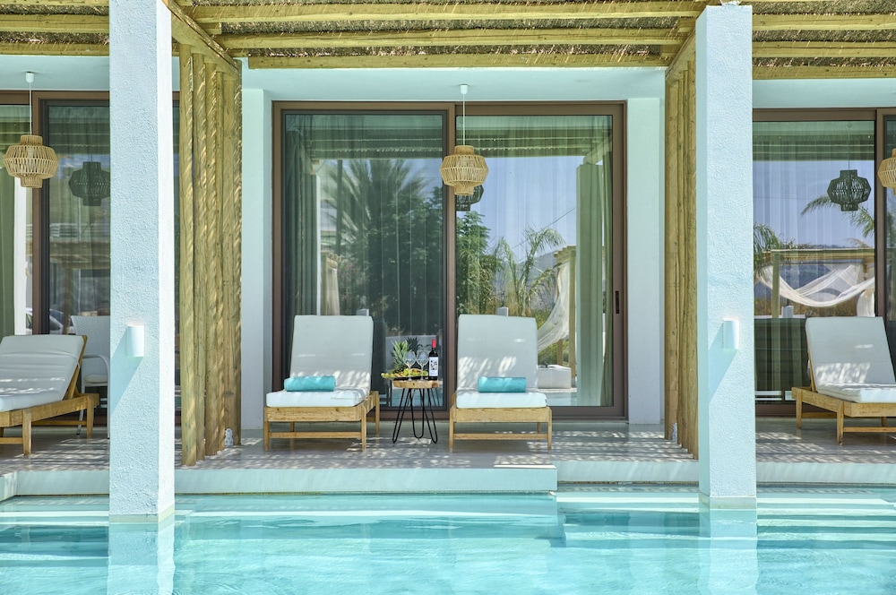 Alia Luxury Suites and Spa 140/169