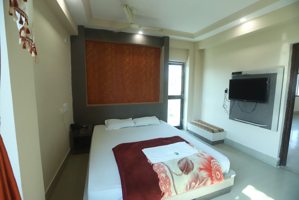 Larica Holiday Inn Puri 7/16