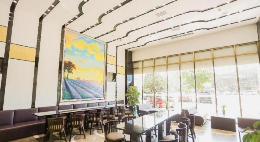 Lavande Hotel (Leshan High-Speed Railway Wanda Plaza) 60/69