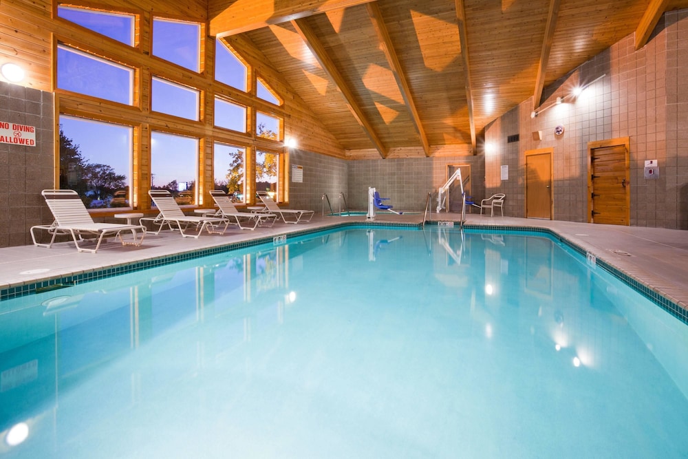 Americinn By Wyndham Rhinelander 2/33