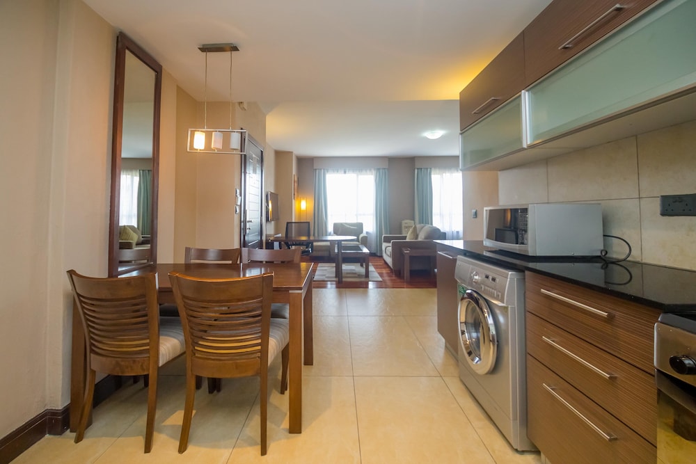 Taarifa Suites 40/50