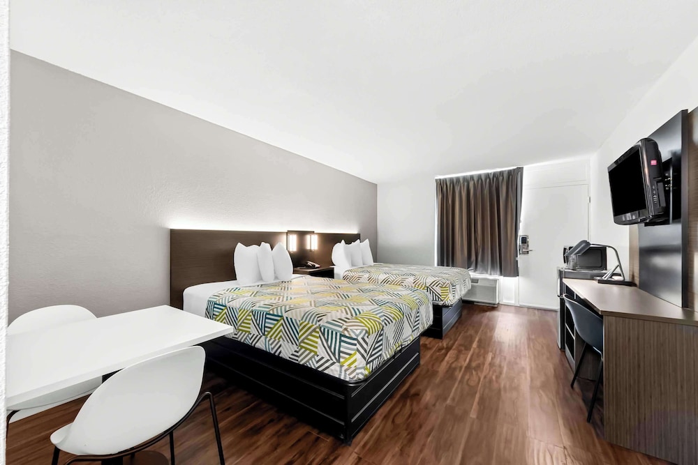STANDARD, 2 DOUBLE BEDS, KITCHENETTE, SMOKING