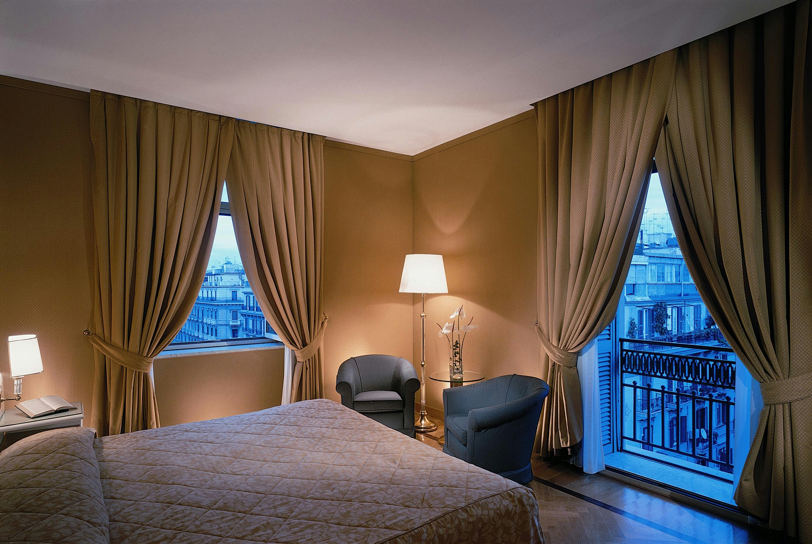 Grand Hotel Vesuvio Naples 12/50